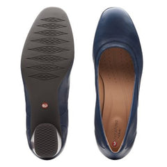 Un Cosmo Step Navy Leather - 26138354 by Clarks