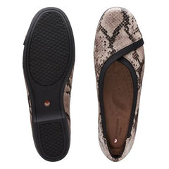 Un Darcey Ease Natural Snake - 26146143 by Clarks
