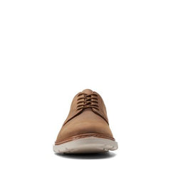 Luglite Low Beeswax Leather - 26152360 by Clarks