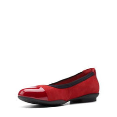 Sara Orchid Red Combi - 26154362 by Clarks