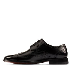 James Wing Black Leather - 26154796 by Clarks