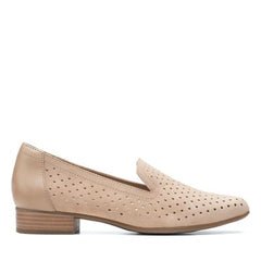 Juliet Hayes Sand - 26159228 by Clarks