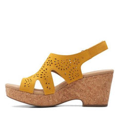 Giselle Bay Yellow - 26159446 by Clarks